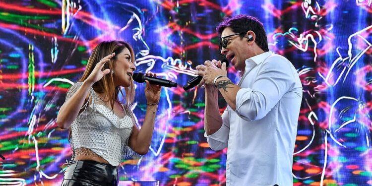 María León y Yahir engalanan la inauguración de la Feria Nacional del Sarape Chiautempan 2025