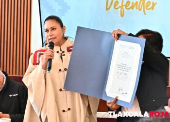 Senadora Ana Lilia Rivera presenta certificado de Metepantle y sostiene desayuno con medios de comunicación