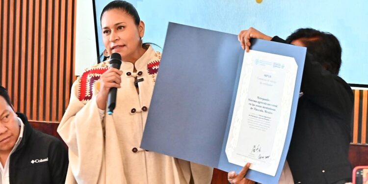 Senadora Ana Lilia Rivera presenta certificado de Metepantle y sostiene desayuno con medios de comunicación