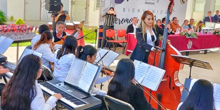 ENSAMBLE YOLOXÓCHITL CONQUISTA A ESTUDIANTES DE OCOTLÁN EN PRESENTACIÓN ORGANIZADA POR EL AYUNTAMIENTO DE TLAXCALA