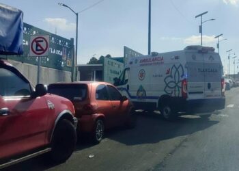 POLICÍA MUNICIPAL DE TLAXCALA BRINDA ATENCIÓN A REPORTE DE EMERGENCIA Y DA APOYO PARA TRASLADO DE HOMBRE QUE CONVULSIONABA