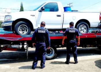 EN MINUTOS POLICÍA MUNICIPAL DE TLAXCALA RECUPERA CAMIONETA REPORTADA COMO ROBADA EN EL CENTRO DE LA CIUDAD