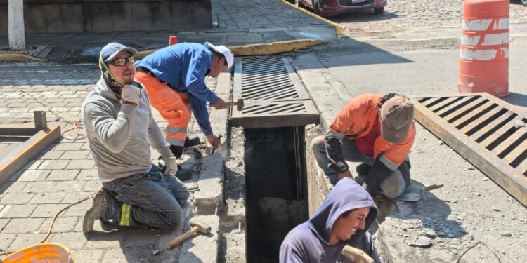 AYUNTAMIENTO DE TLAXCALA MEJORA EL DESAGÜE PLUVIAL EN LA AVENIDA INDEPENDENCIA