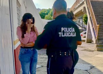 POLICÍA MUNICIPAL DE TLAXCALA BRINDA ATENCIÓN A UNA MUJER Y PREVIENE POSIBLE SITUACIÓN DE RIESGO EN PUENTE DE LA CAPITAL