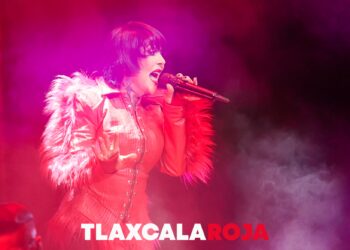 Triunfa Alejandra Guzmán en el teatro del Pueblo de la Feria de Ferias Tlaxcala 2026
